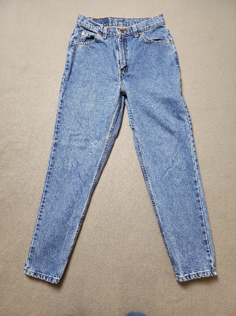 Rare Levi’s 622 Orange Tab High Rise Relaxed Fit Tapered Leg Light Blue Jean